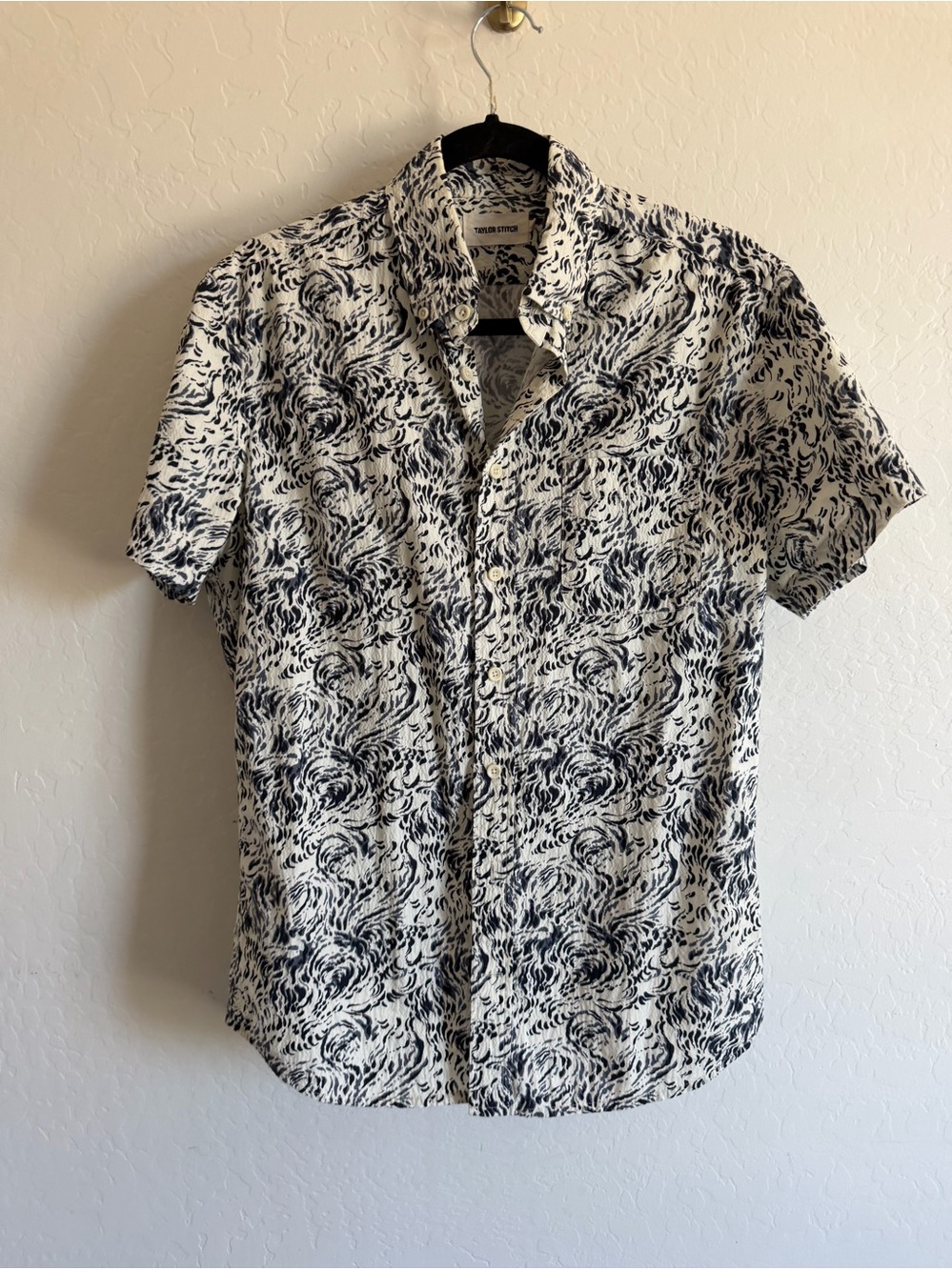 Taylor Stitch The Short Sleeve Jack Shirt 38 S Seersucker Printed Abstract Wavy
